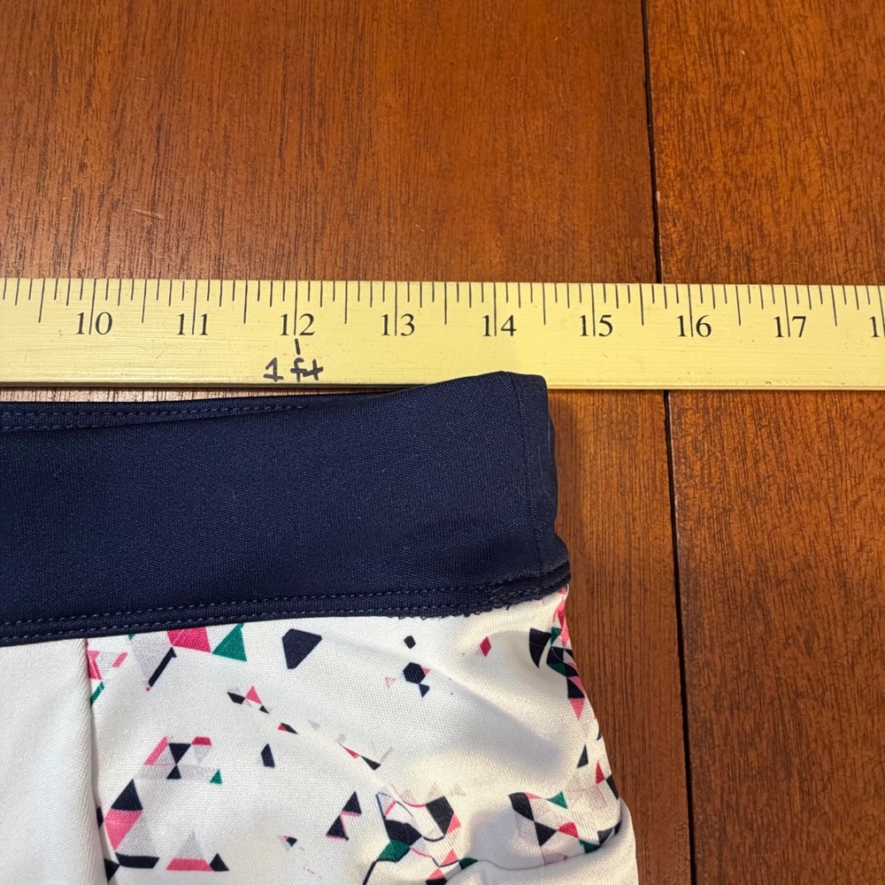 PGA Tour Whit with Colorful Geometric Design Skort Small - Picture 11 of 13